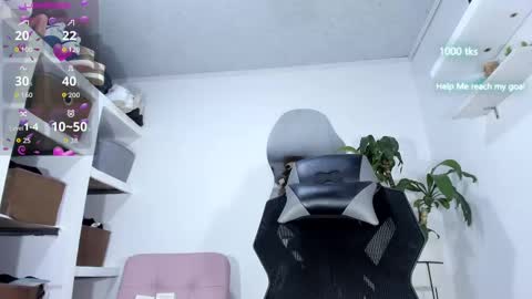 emily_palmeer online show from 10-08-25, 10:18