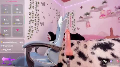 Snapshot of emily_restrepoo chatting on 03-07-25, 08:23 Emily online show from 03-07-25, 08:23