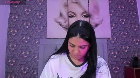 Snapshot of emily_rivera78 chatting on 06-22-26, 02:35 Emily online show from 06-22-26, 02:35