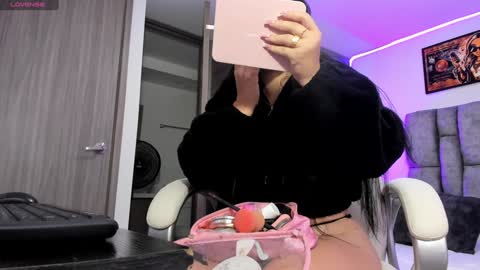 Natalia online show from 01-22-25, 10:40
