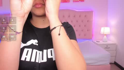 Snapshot of emily_roux chatting on 01-20-25, 11:21 EMILY online show from 01-20-25, 11:21