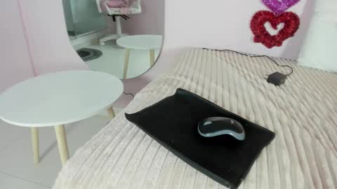 Emily online show from 03-08-25, 12:20