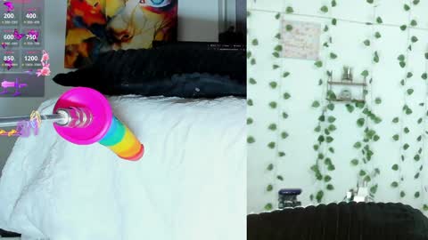 Emily Thompson33 online show from 04-11-26, 05:01