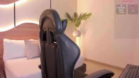 Snapshot of emily_tolson chatting on 11-27-25, 07:05 emily_tolson online show from 11-27-25, 07:05