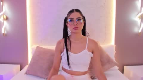 Snapshot of emily_tolson chatting on 02-14-26, 12:35 emily_tolson online show from 02-14-26, 12:35