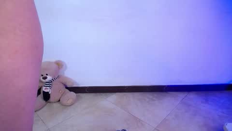 Emily Trujillo online show from 11-12-25, 05:57