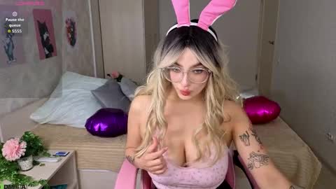 Snapshot of emily_tyler19 chatting on 04-01-26, 07:09 Emily online show from 04-01-26, 07:09