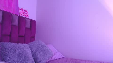 emily_w2 online show from 01-31-25, 03:41