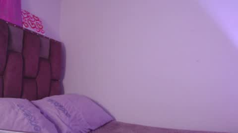 emily_w2 online show from 02-17-25, 03:47