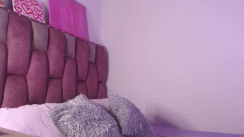 Snapshot of emily_w2 chatting on 03-13-26, 04:30 emily_w2 online show from 03-13-26, 04:30