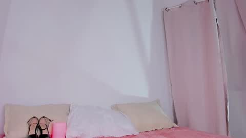 emily_walker4 online show from 03-26-26, 03:12