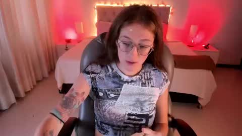 Snapshot of emily_warren__ chatting on 10-03-25, 09:45 emily_warren__ online show from 10-03-25, 09:45