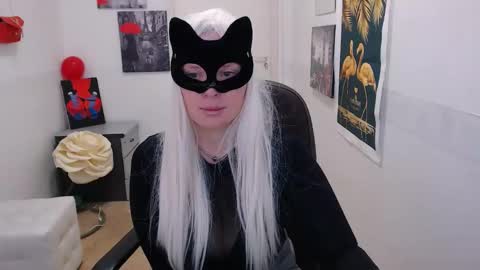 Snapshot of emily_york18 chatting on 02-07-25, 01:11 Emily online show from 02-07-25, 01:11