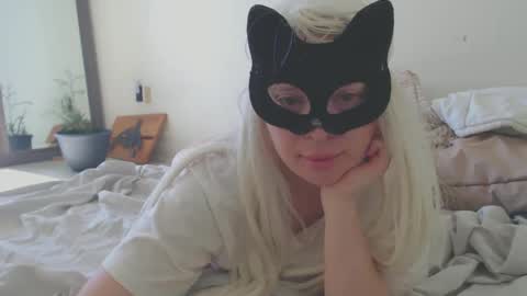 Snapshot of emily_york18 chatting on 09-22-25, 08:11 Emily online show from 09-22-25, 08:11