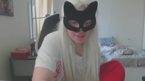 Snapshot of emily_york18 chatting on 10-10-25, 08:19 Emily online show from 10-10-25, 08:19