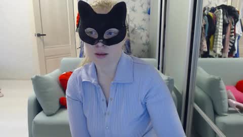 Emily online show from 04-02-26, 03:42