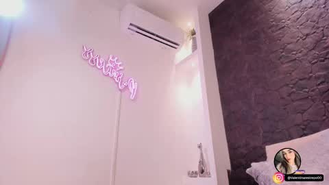 emilyallen_1 online show from 11-30-25, 04:33