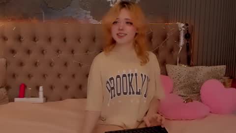 Snapshot of emilyangels chatting on 12-15-25, 07:45 Baby Emelli online show from 12-15-25, 07:45