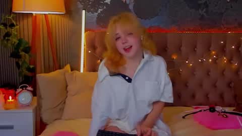 Baby Emelli online show from 01-19-26, 06:50