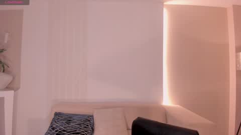 Emily Armstrong online show from 12-29-24, 12:01