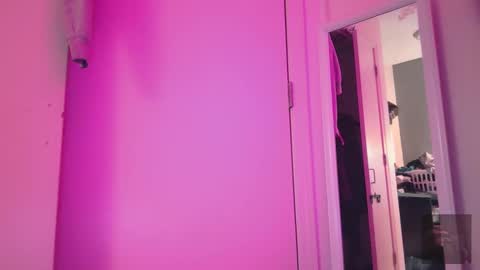 Snapshot of emilybeach chatting on 10-31-25, 02:12 Emily Beach online show from 10-31-25, 02:12