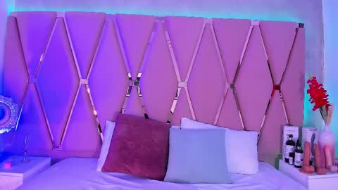 Emily online show from 04-19-26, 01:16