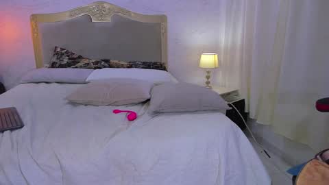 Emily online show from 12-28-24, 05:25