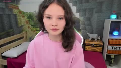 Emilyhaves online show from 10-13-25, 06:19