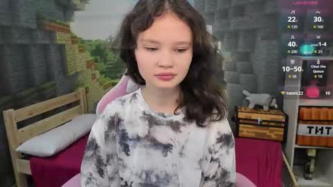 Emilyhaves online show from 10-15-25, 05:13