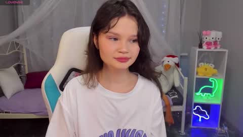 Emilyhaves online show from 12-19-25, 04:41