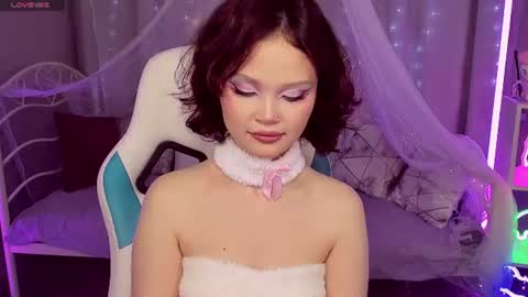 Snapshot of emilychaves chatting on 06-14-26, 12:51 Emilyhaves online show from 06-14-26, 12:51