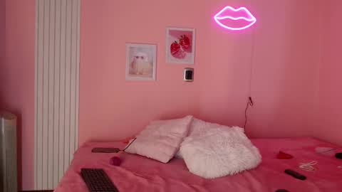 Emily online show from 03-11-26, 05:35