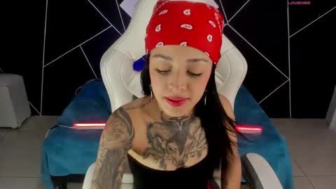 Snapshot of emilydaft chatting on 03-02-25, 06:51 fari online show from 03-02-25, 06:51