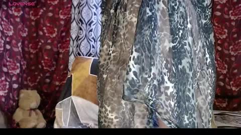 Snapshot of emilydoth chatting on 10-15-25, 04:45 EmilyDoth online show from 10-15-25, 04:45