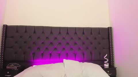 Snapshot of emilyevanss1_ chatting on 12-05-25, 05:05 Emily online show from 12-05-25, 05:05