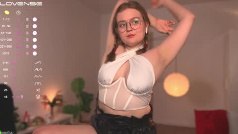 Emily  online show from 01-05-25, 03:23