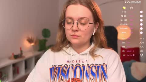 Emily  online show from 03-04-25, 12:01