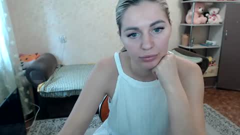 Snapshot of emilyfork chatting on 06-16-26, 11:24 emilyfork online show from 06-16-26, 11:24