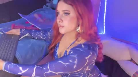 Snapshot of emilyfox1223 chatting on 09-11-25, 12:22 rosse foxter online show from 09-11-25, 12:22