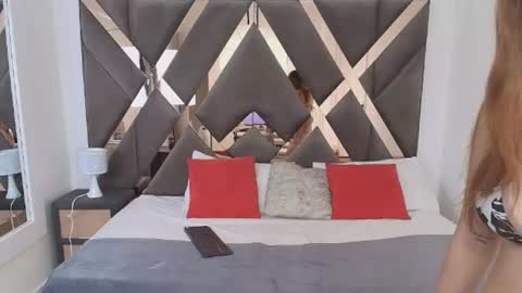 Snapshot of emilygracce chatting on 06-10-26, 01:21 emilygracce online show from 06-10-26, 01:21