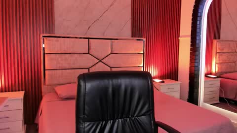 Emily Hendrix online show from 01-15-26, 02:43