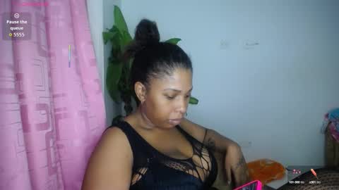 Snapshot of emilyhines__ chatting on 09-08-25, 08:41 Emilyhines online show from 09-08-25, 08:41