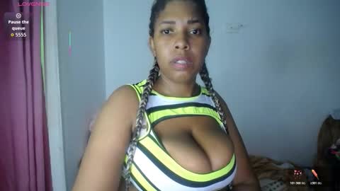 Snapshot of emilyhines__ chatting on 11-13-25, 10:30 Emilyhines online show from 11-13-25, 10:30