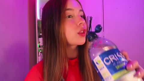 Snapshot of emilykarterr chatting on 01-09-25, 03:44 VALEEEN online show from 01-09-25, 03:44