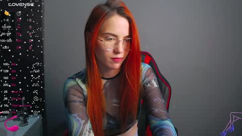EmilyKents online show from 12-11-24, 05:21