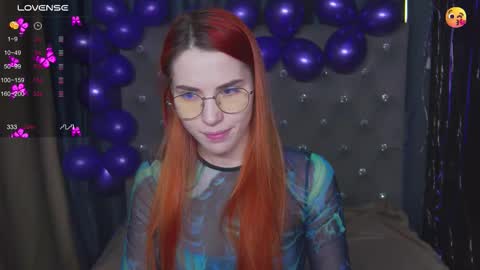 Snapshot of emilykents chatting on 12-04-25, 01:15 EmilyKents online show from 12-04-25, 01:15