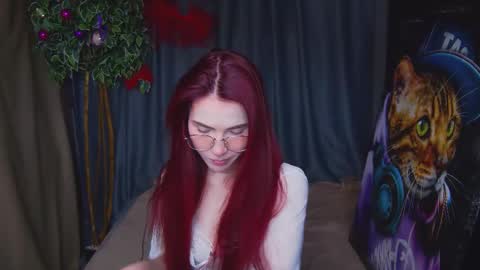 Snapshot of emilykents chatting on 12-15-25, 12:59 EmilyKents online show from 12-15-25, 12:59