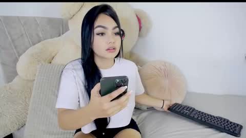 Snapshot of emilylittle___ chatting on 10-28-25, 07:38 EMI online show from 10-28-25, 07:38