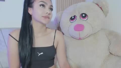 Snapshot of emilylittle___ chatting on 11-30-25, 12:53 EMI online show from 11-30-25, 12:53