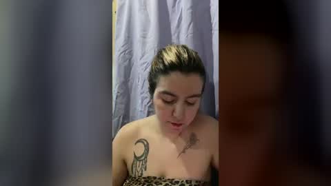 Snapshot of emilyokay chatting on 07-17-26, 04:41 Emily babe online show from 07-17-26, 04:41